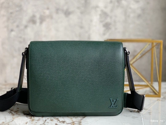 LOUIS DISTRICT VUITTON PM 0726